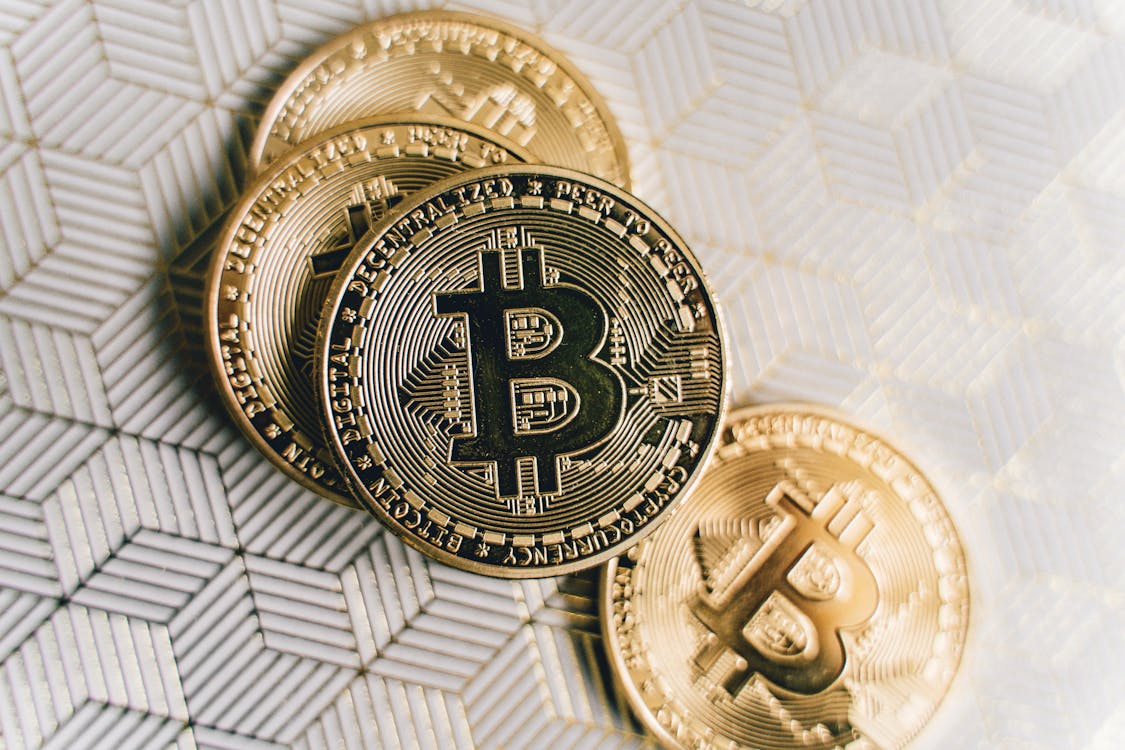 How to Buy Crypto in 2026: A Beginner's guide to AI-Driven Exchanges and Regulatory Compliance